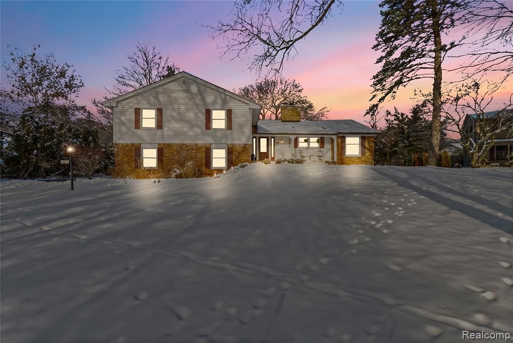 3873 Top View Court, Bloomfield Village, MI 48304