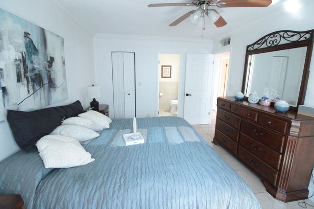 5300 WASHINGTON Street P236, Hollywood, FL 33021
