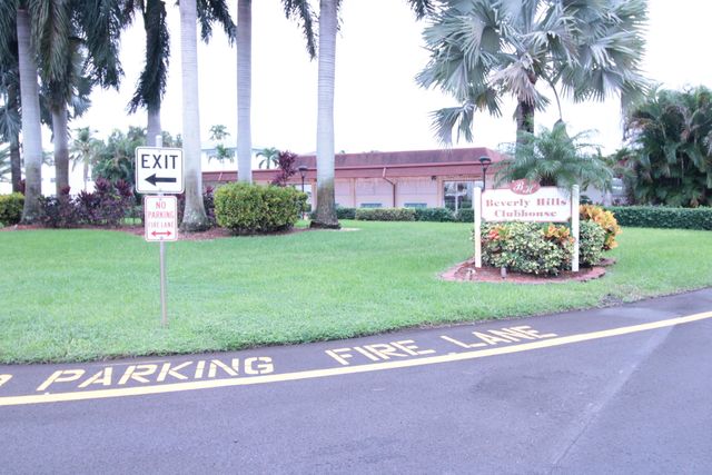 5300 WASHINGTON Street P236, Hollywood, FL 33021