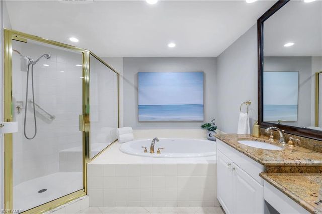 7117 Pelican Bay BLVD # 1607, Naples, FL 34108