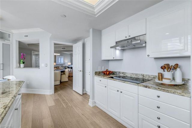 7117 Pelican Bay BLVD # 1607, Naples, FL 34108