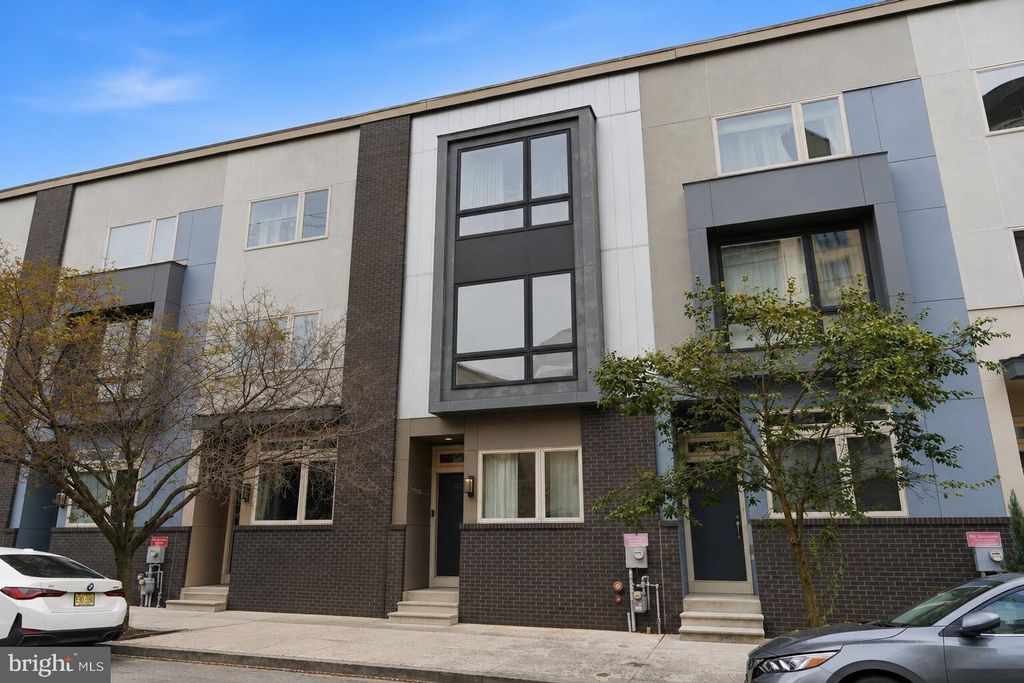 1111 N HOWARD ST, PHILADELPHIA, PA 19123 — exterior
