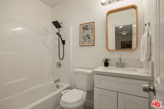 13126 Terra Bella Street, Pacoima (los Angeles), CA 91331