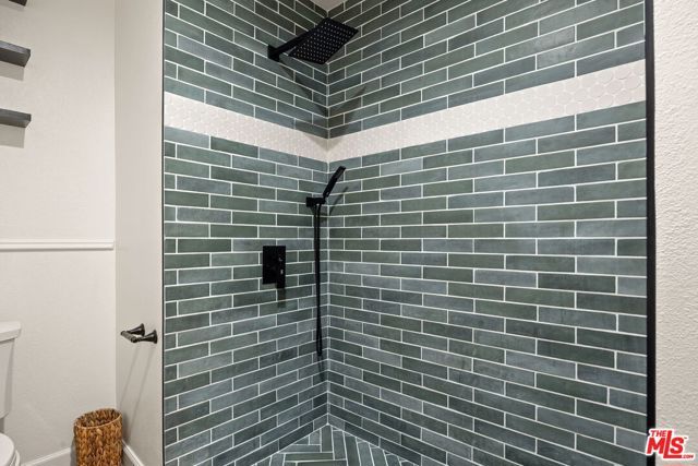 13126 Terra Bella Street, Pacoima (los Angeles), CA 91331