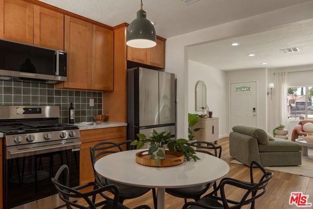 13126 Terra Bella Street, Pacoima (los Angeles), CA 91331