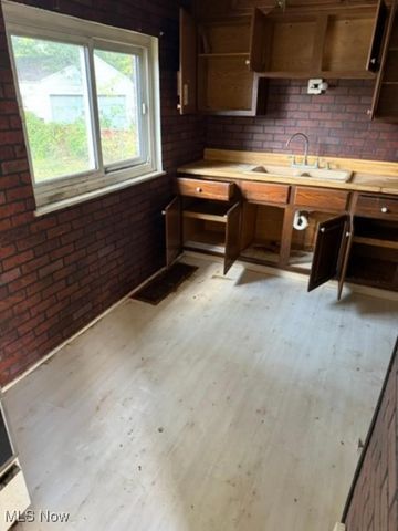 4380 W 146th Street, Cleveland, OH 44135