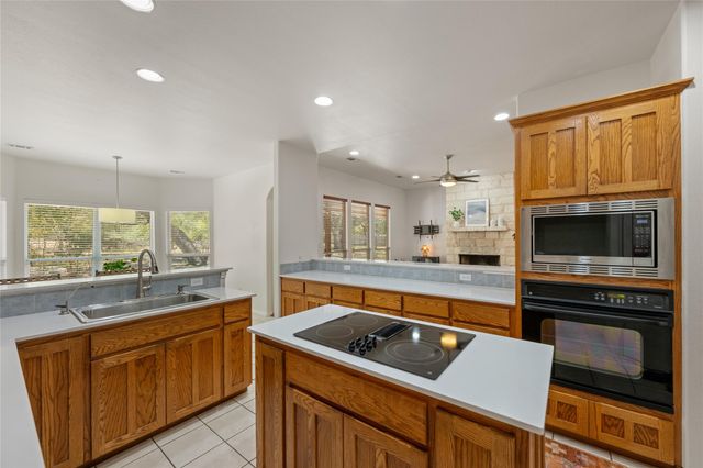 1211 Quail Ridge DR, Dripping Springs, TX 78620