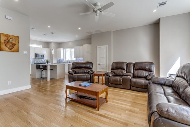 1932 Landon Lane, Dallas, TX 75204