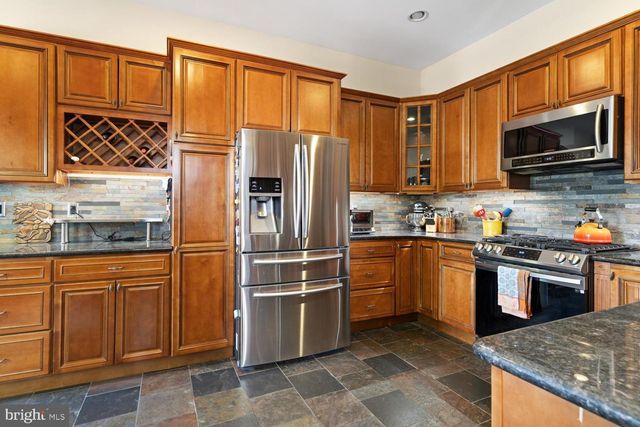 328 N 39TH ST, Philadelphia, PA 19104