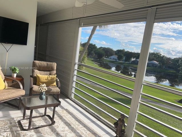 821 Cypress Blvd 312, Pompano Beach, FL 33069