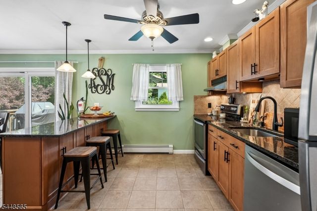 3 Ford Ave, Hopatcong Boro, NJ 07843