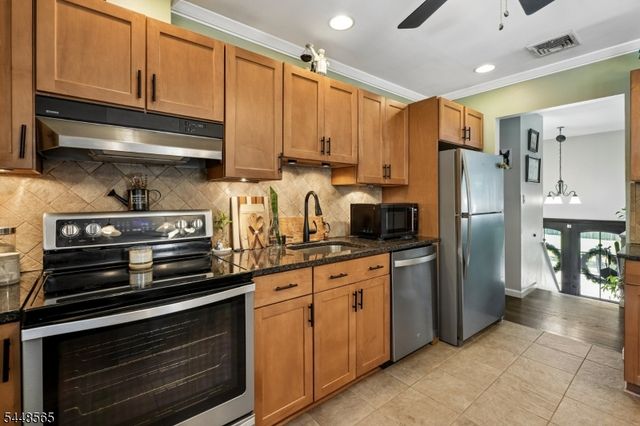3 Ford Ave, Hopatcong Boro, NJ 07843