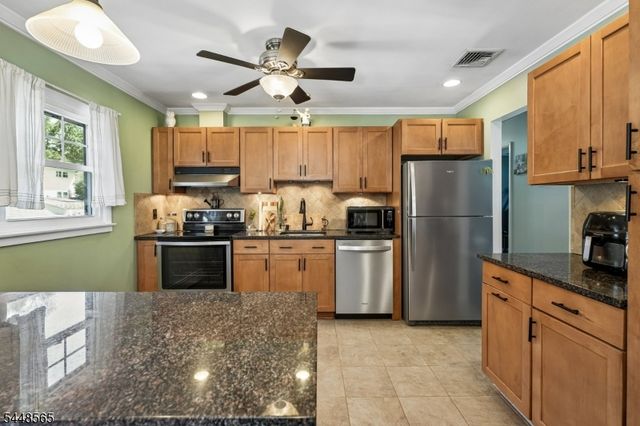 3 Ford Ave, Hopatcong Boro, NJ 07843