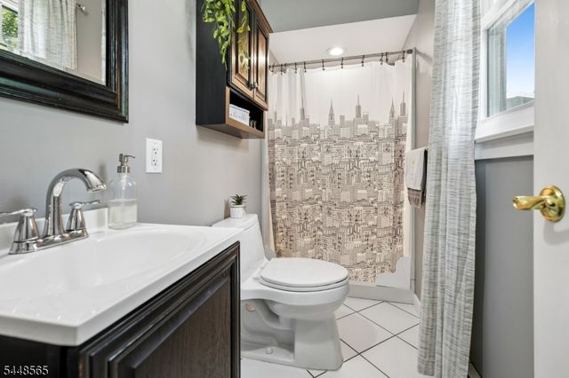 3 Ford Ave, Hopatcong Boro, NJ 07843