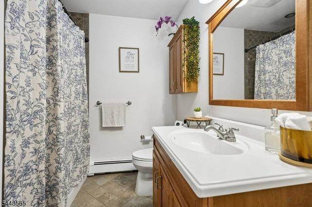 3 Ford Ave, Hopatcong Boro, NJ 07843