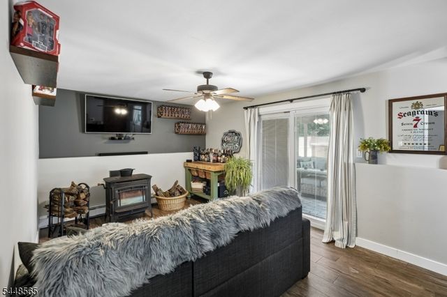 3 Ford Ave, Hopatcong Boro, NJ 07843