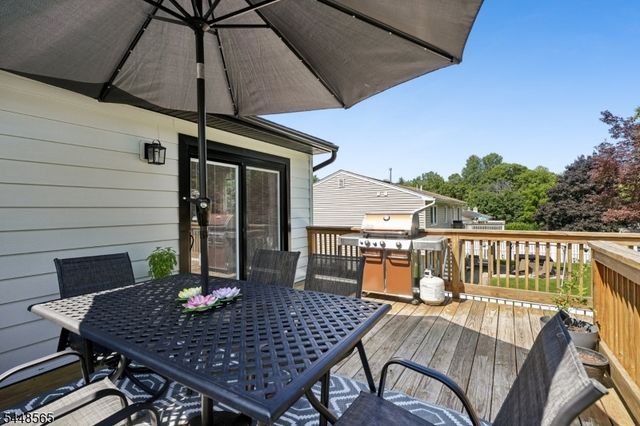 3 Ford Ave, Hopatcong Boro, NJ 07843