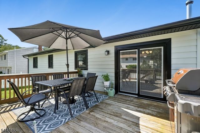 3 Ford Ave, Hopatcong Boro, NJ 07843