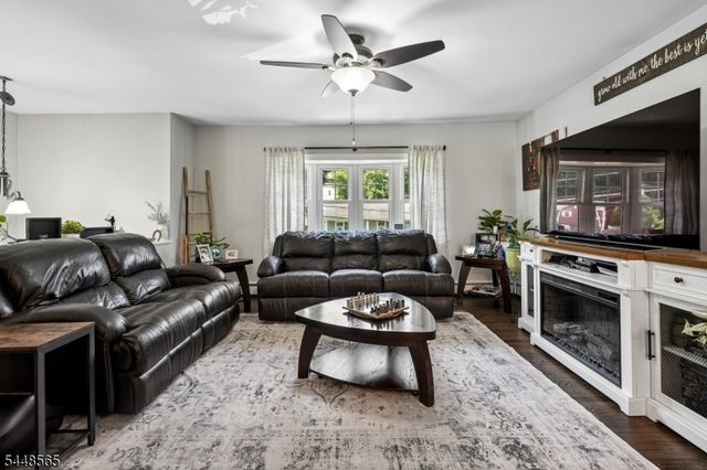 3 Ford Ave, Hopatcong Boro, NJ 07843