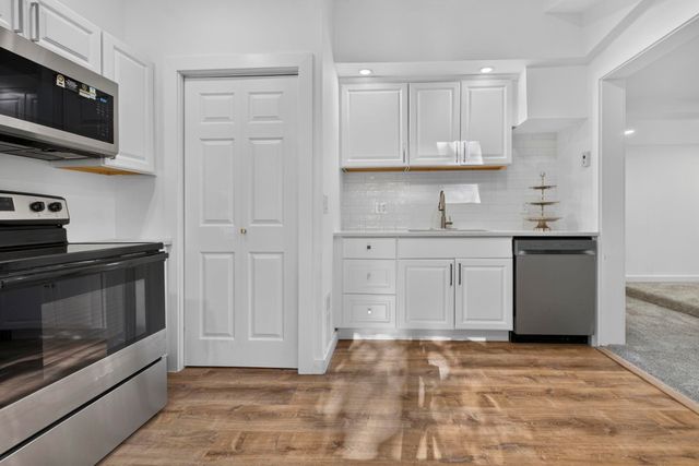 16 Norton Street, Derry, NH 03038