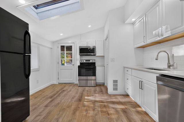 16 Norton Street, Derry, NH 03038