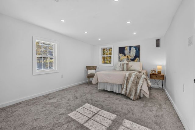 16 Norton Street, Derry, NH 03038