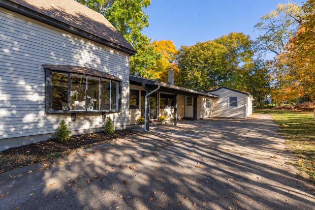 16 Norton Street, Derry, NH 03038