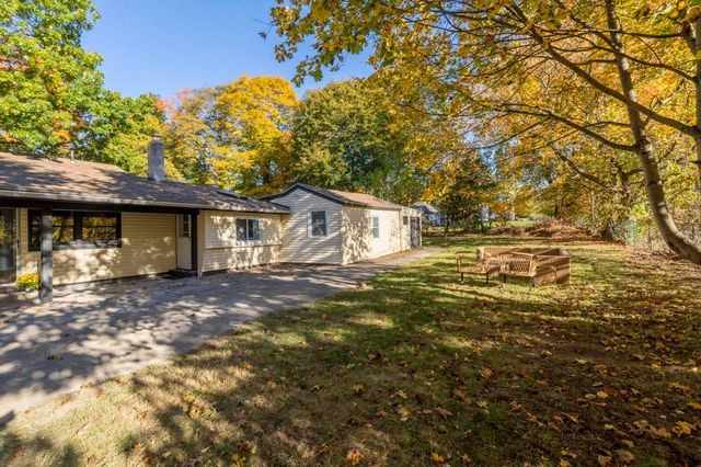 16 Norton Street, Derry, NH 03038