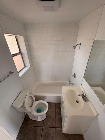 4823 9TH STREET, Zephyrhills, FL 33542