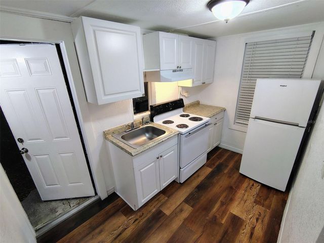 4823 9TH STREET, Zephyrhills, FL 33542