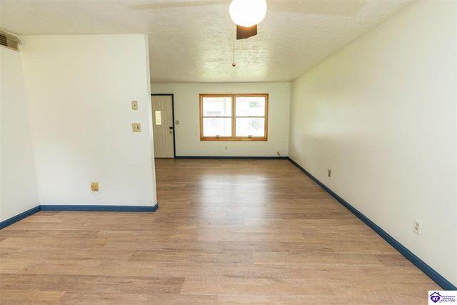 558 Pearman Avenue, Radcliff, KY 40160