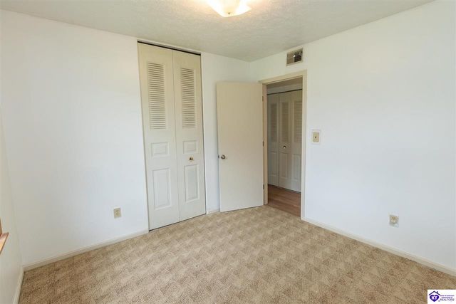 558 Pearman Avenue, Radcliff, KY 40160