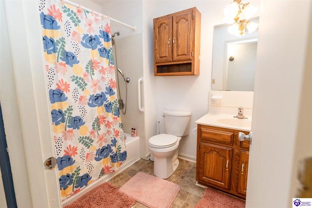 558 Pearman Avenue, Radcliff, KY 40160