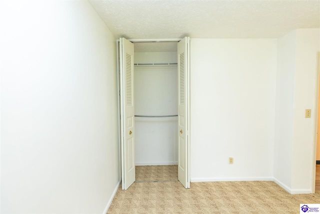 558 Pearman Avenue, Radcliff, KY 40160