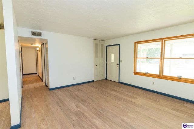 558 Pearman Avenue, Radcliff, KY 40160