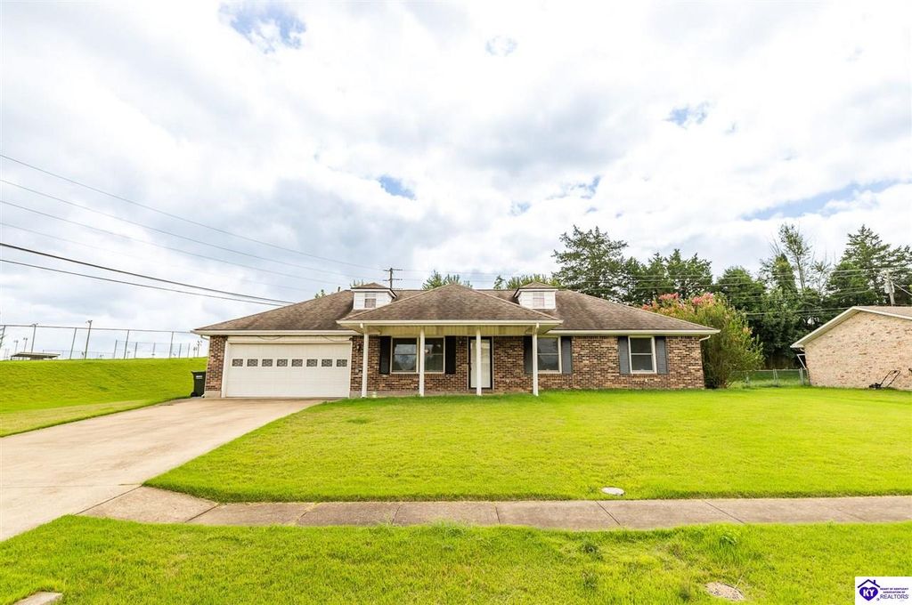 558 Pearman Avenue, Radcliff, KY 40160