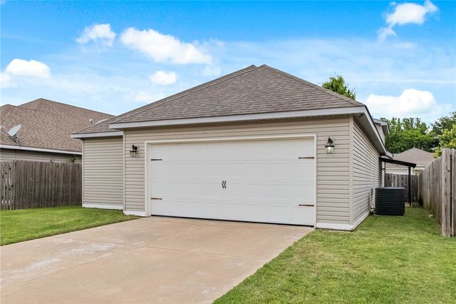 4455 Pecan Street, Fayetteville, AR 72704