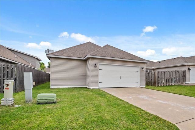 4455 Pecan Street, Fayetteville, AR 72704