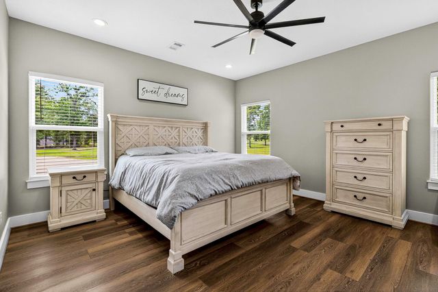 950 Brushy Creek Drive, Onalaska, TX 77360