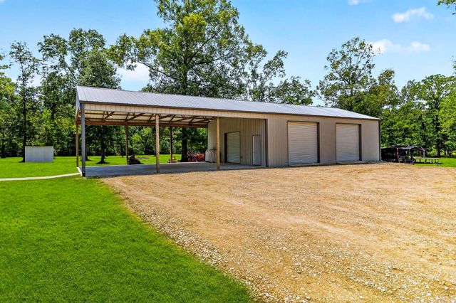 950 Brushy Creek Drive, Onalaska, TX 77360