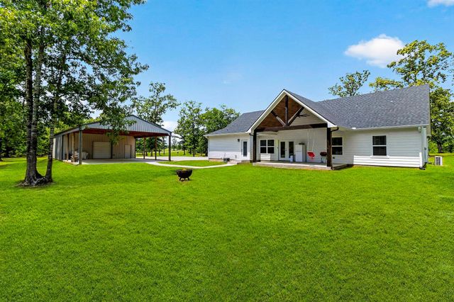 950 Brushy Creek Drive, Onalaska, TX 77360