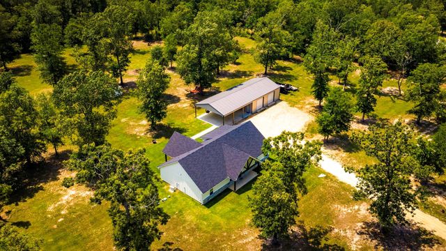 950 Brushy Creek Drive, Onalaska, TX 77360