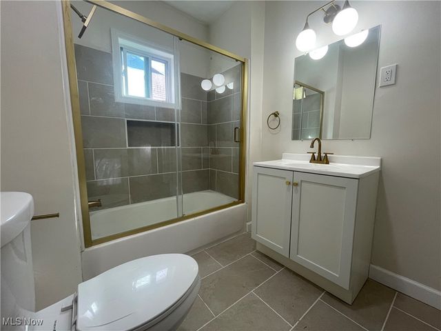 10404 South Boulevard, Cleveland, OH 44108