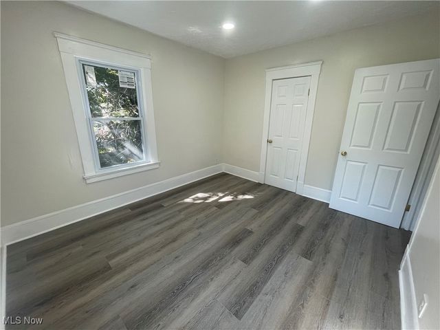 10404 South Boulevard, Cleveland, OH 44108