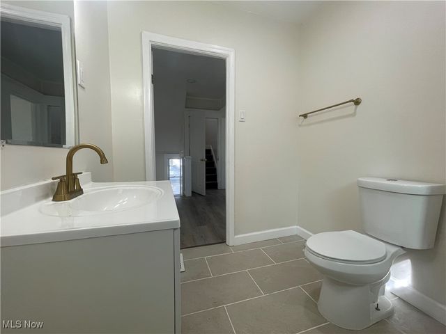 10404 South Boulevard, Cleveland, OH 44108