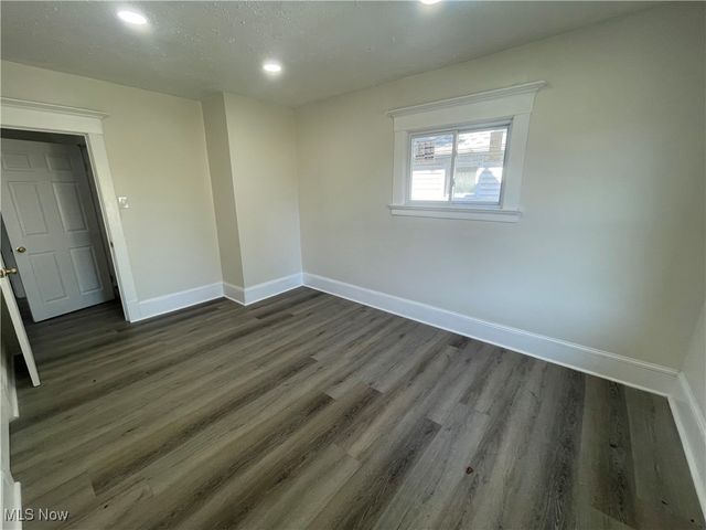 10404 South Boulevard, Cleveland, OH 44108