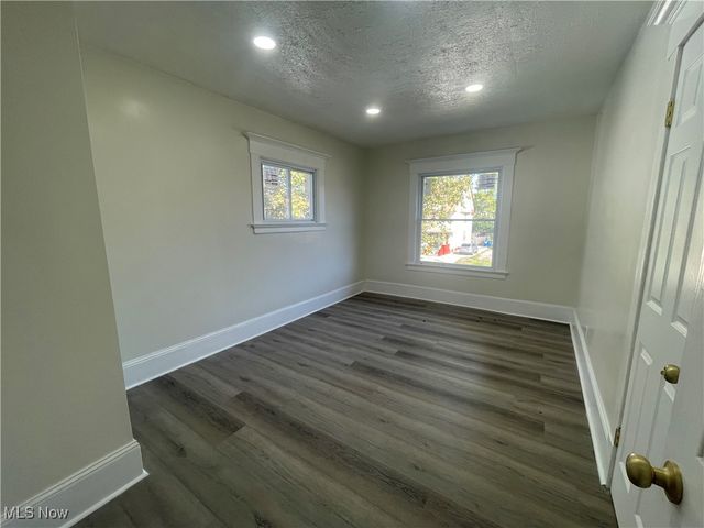 10404 South Boulevard, Cleveland, OH 44108