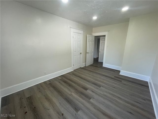 10404 South Boulevard, Cleveland, OH 44108