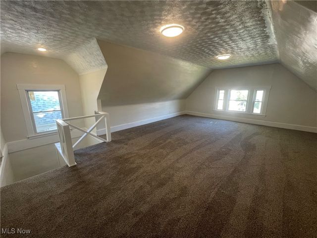 10404 South Boulevard, Cleveland, OH 44108