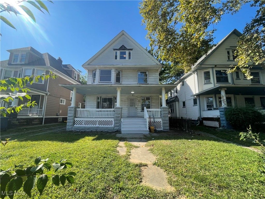 10404 South Boulevard, Cleveland, OH 44108